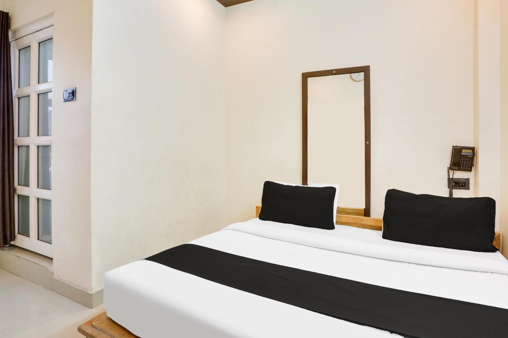 Super Hotel O Jamrani Formerly White House Haldwāni Eksteriør billede